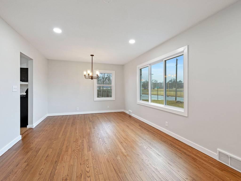 105 E 91st Street Bloomington MN 55420 6481345 image1