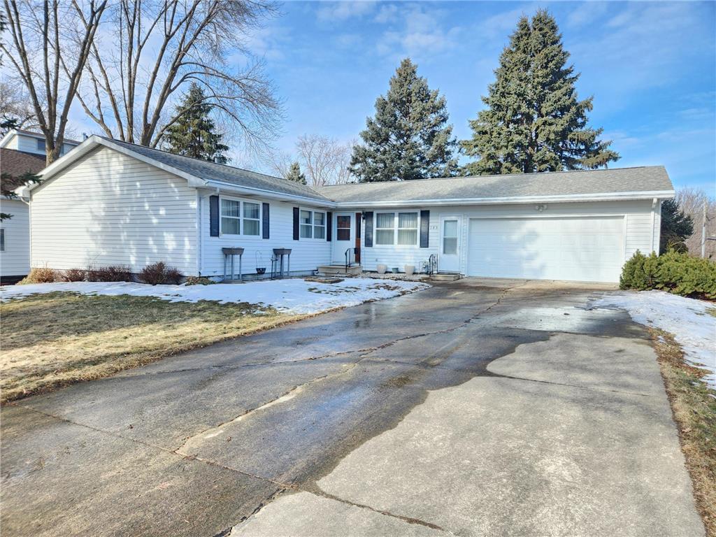 105 E Hawthorne Street Albert Lea MN 56007 7020972 image1