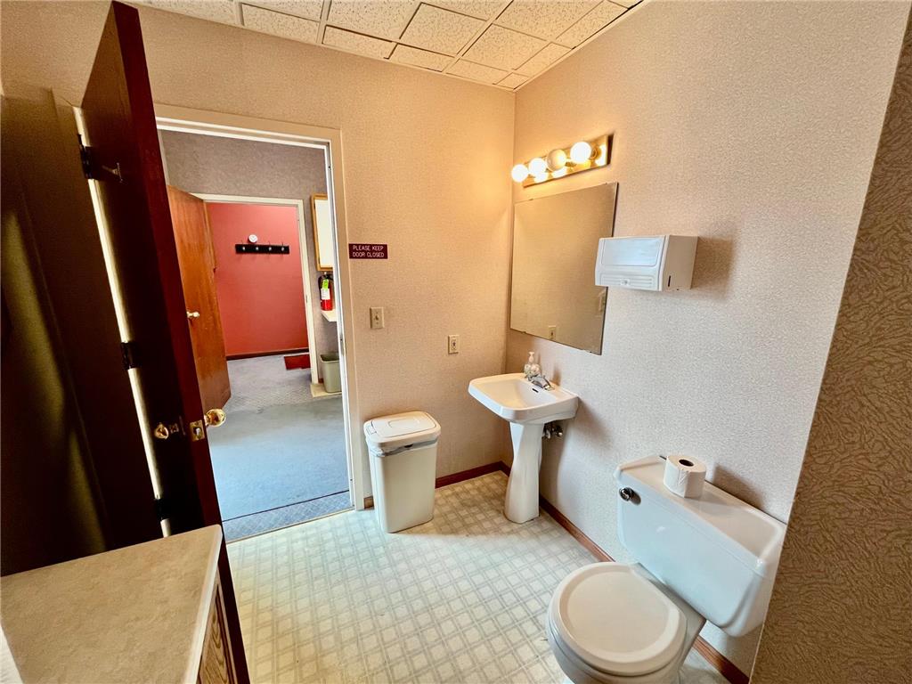 105 E Lincoln Avenue Fergus Falls MN 56537 6636847 image22