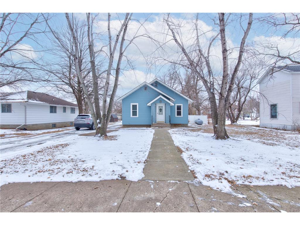 105 E Lyon Street Minneota MN 56264 6317153 image1