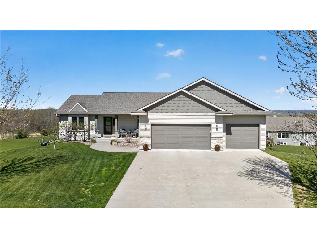 105 Hillwood Drive Lake City MN 55041 7061517 image1