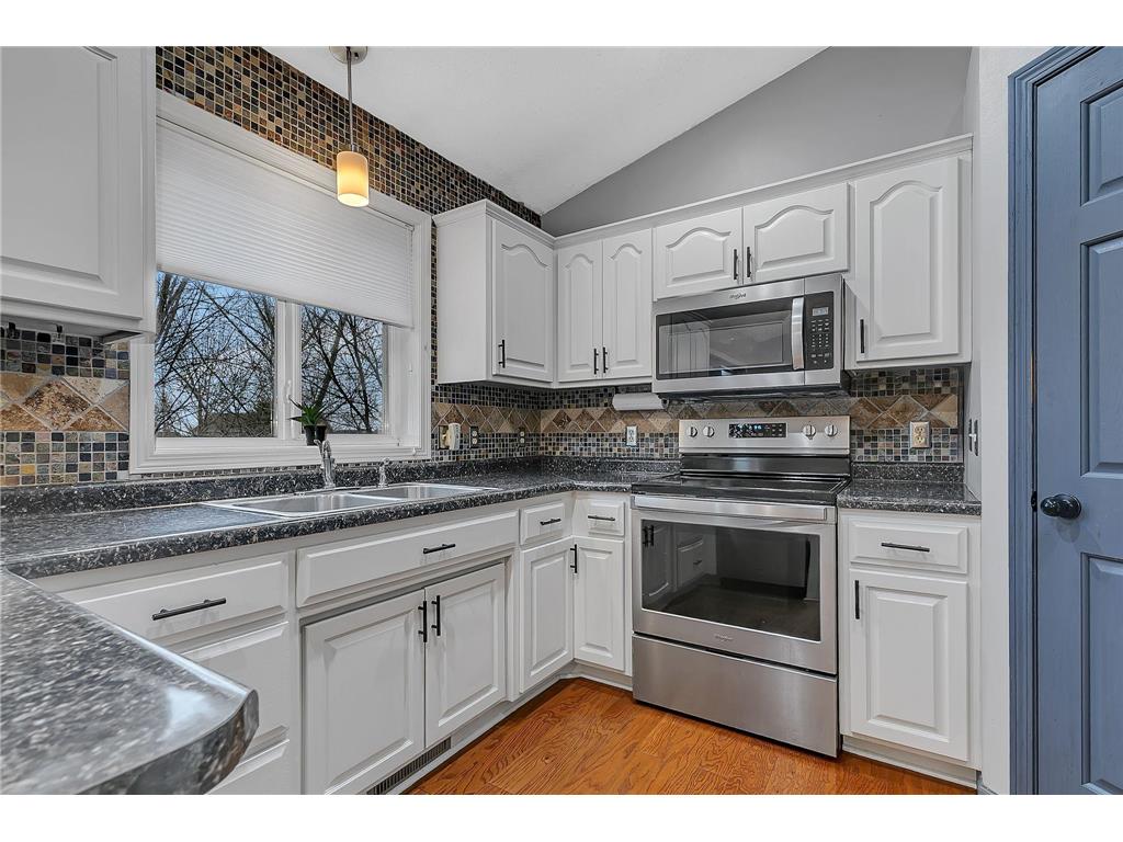 105 Iris Lane NE Saint Joseph MN 56374 7032744 image2