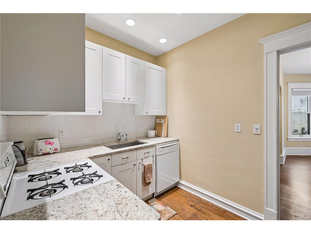 105 Milton Street S Saint Paul MN 55105 7063424 image12