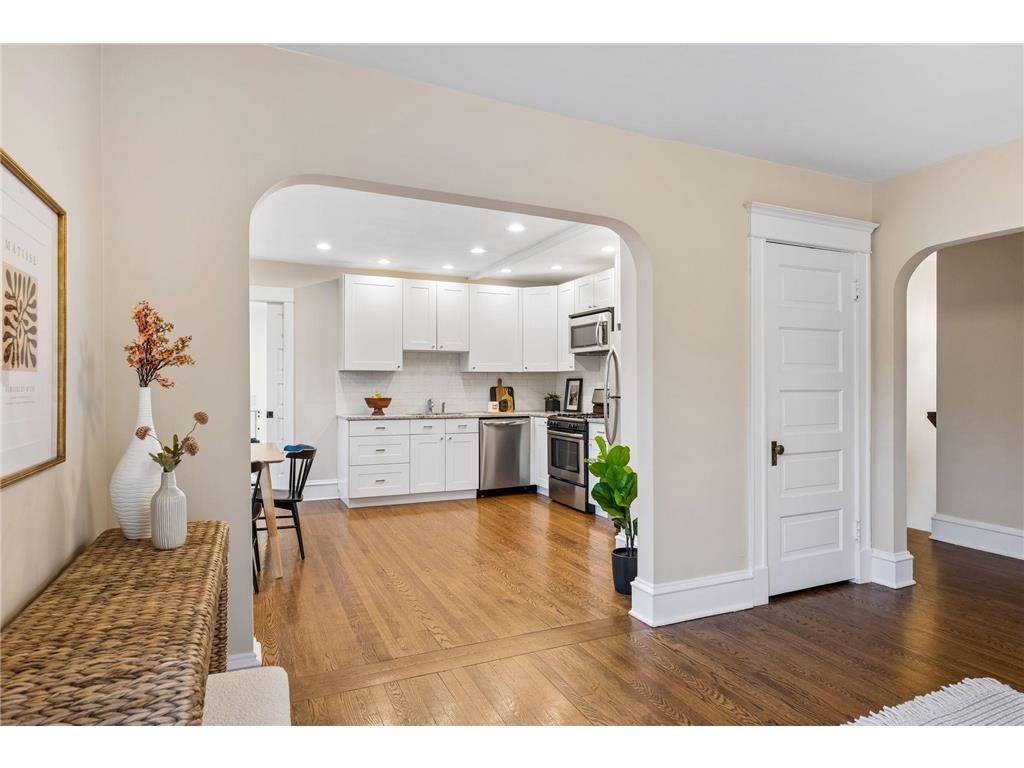 105 Milton Street S Saint Paul MN 55105 7063424 image21