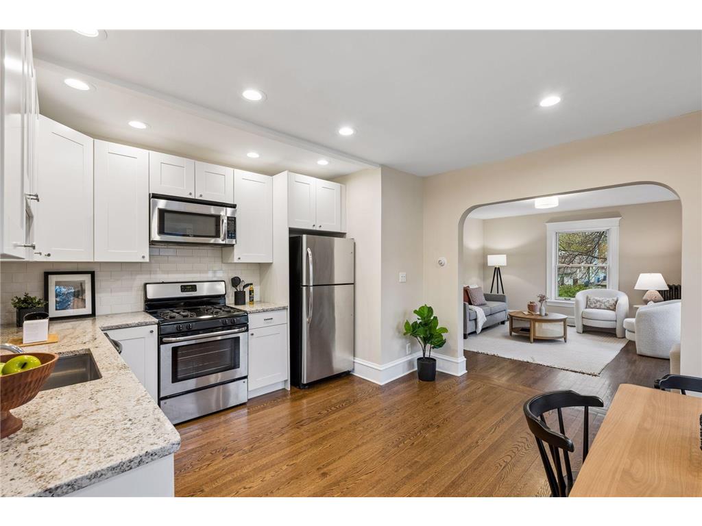 105 Milton Street S Saint Paul MN 55105 7063424 image23