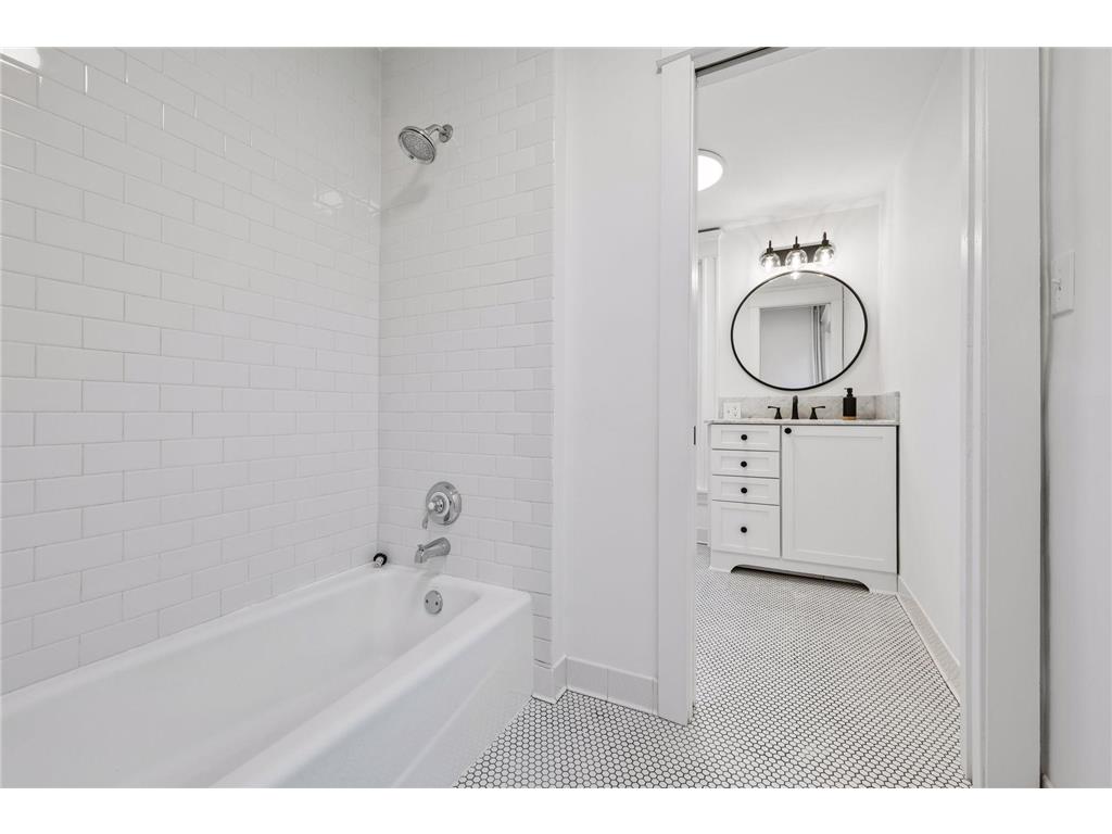 105 Milton Street S Saint Paul MN 55105 7063424 image31