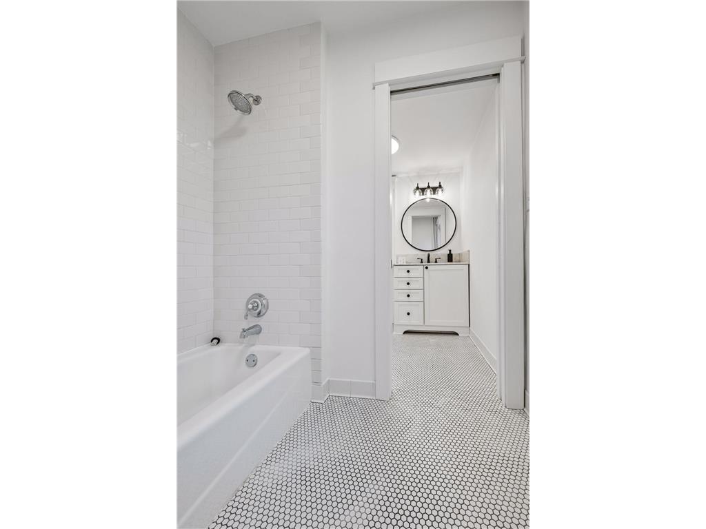 105 Milton Street S Saint Paul MN 55105 7063424 image32