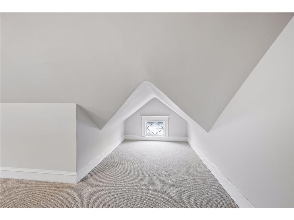 105 Milton Street S Saint Paul MN 55105 7063424 image38