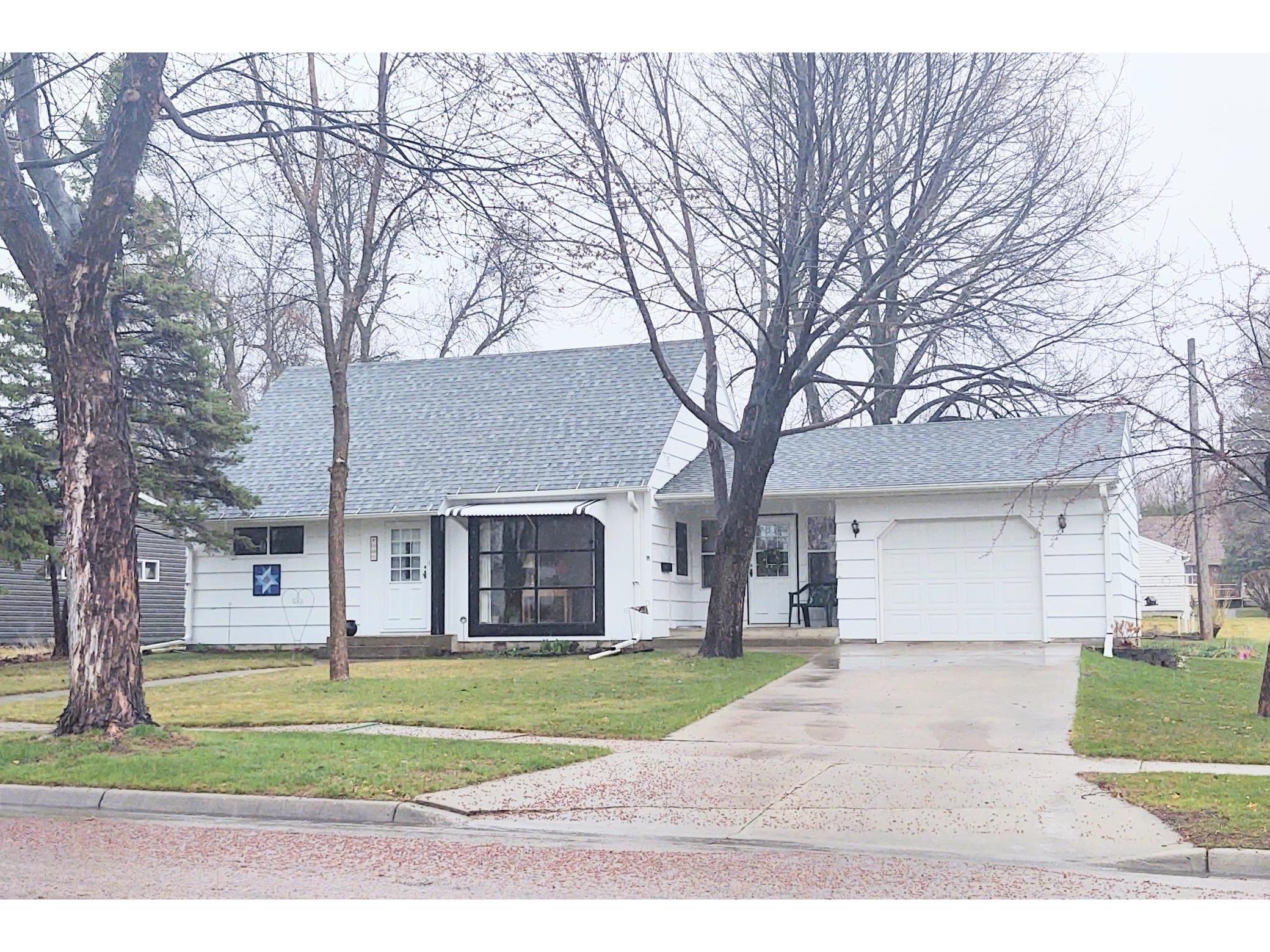 105 S California Avenue, Morris, MN 56267 MLS 5736417 Edina Realty