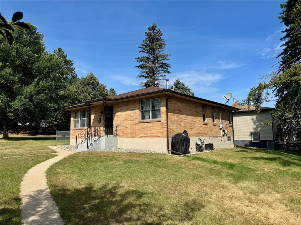 105 SE 4th Street Grand Rapids MN 55744 6785602 image1