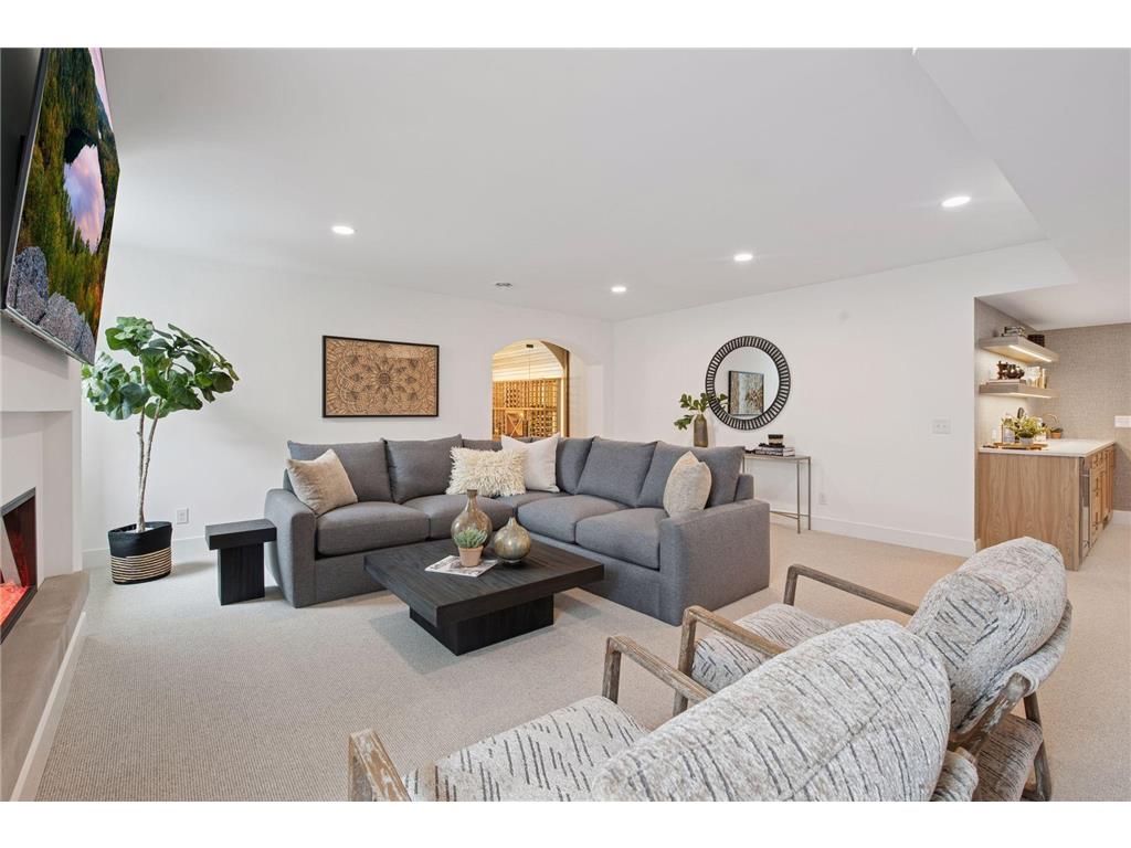 105 Walker Avenue N Wayzata MN 55391 7029478 image100