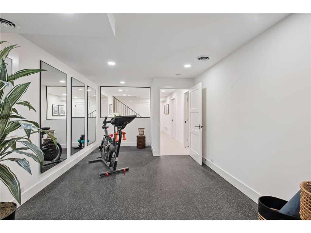 105 Walker Avenue N Wayzata MN 55391 7029478 image105