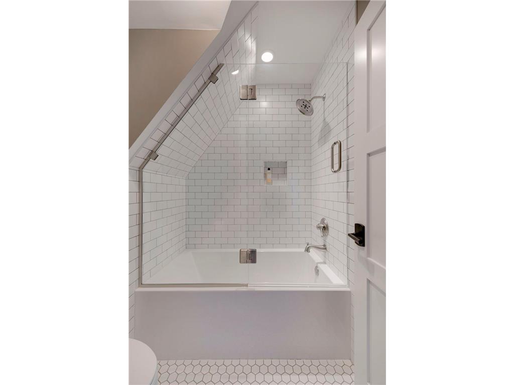 105 Walker Avenue N Wayzata MN 55391 7029478 image69