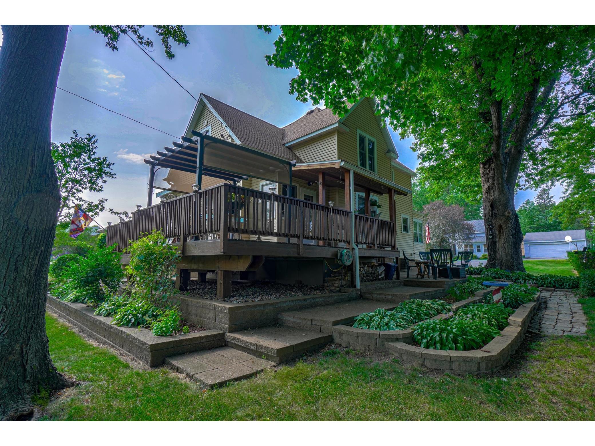 1050 2nd Street, Hammond, WI 54015 MLS 6019373 Edina Realty