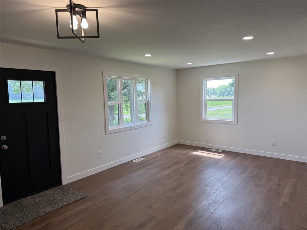 1050 Bluff Street NE Hutchinson MN 55350 7108417 image4