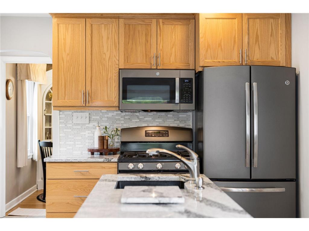 1050 County Road B2 W Roseville MN 55113 7068648 image10