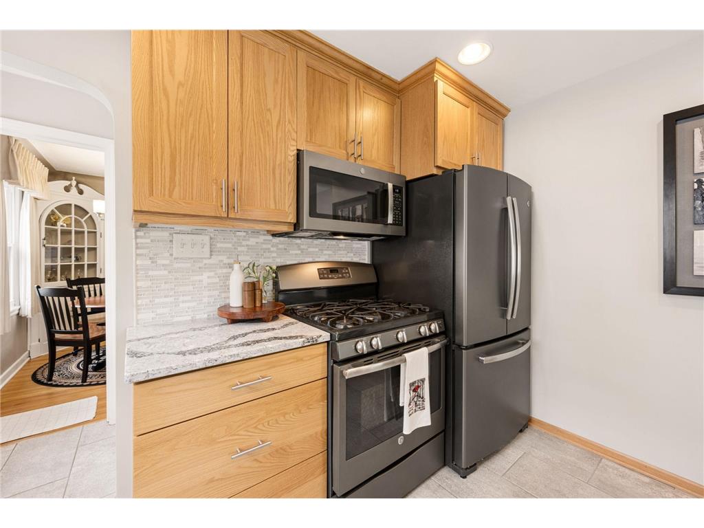 1050 County Road B2 W Roseville MN 55113 7068648 image13