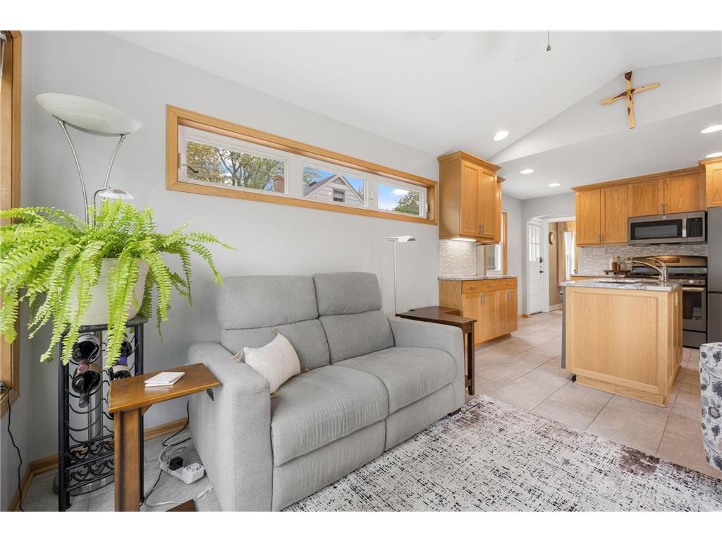 1050 County Road B2 W Roseville MN 55113 7068648 image17