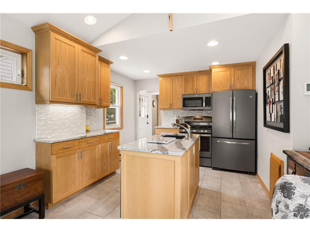 1050 County Road B2 W Roseville MN 55113 7068648 image7