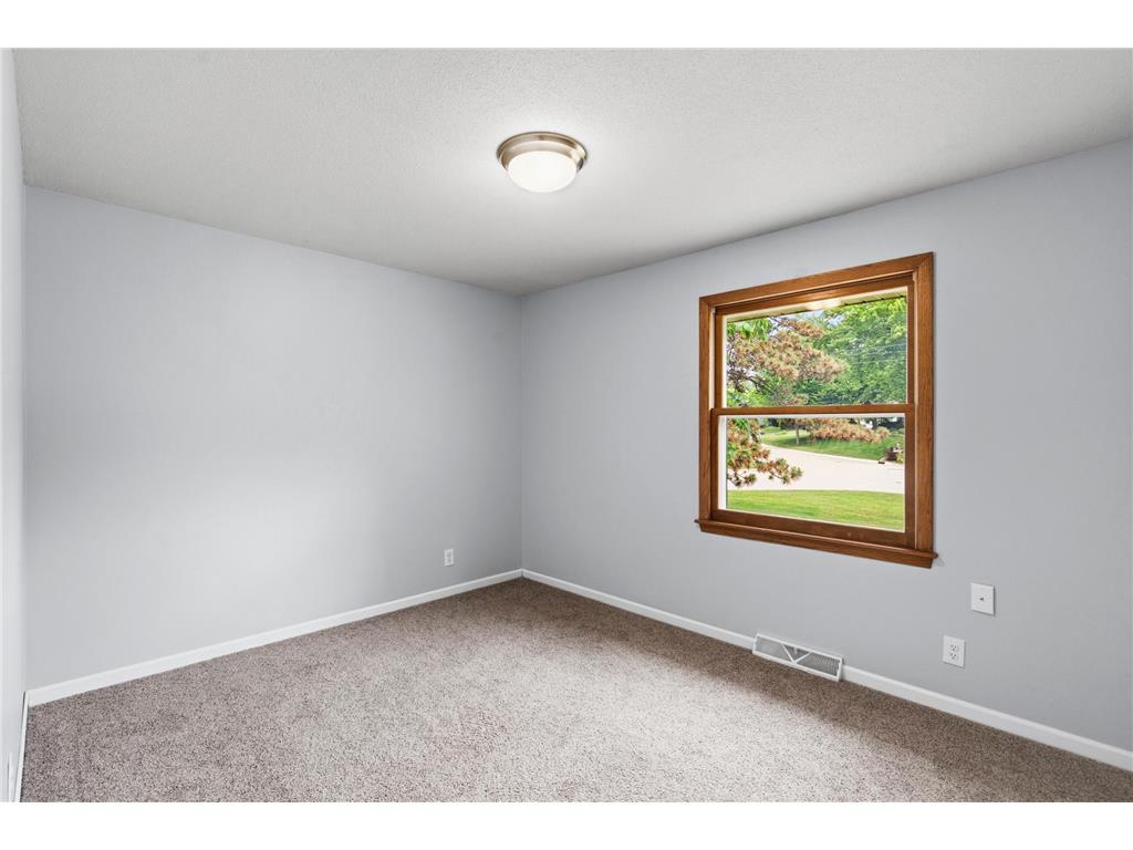 10500 Vessey Road Bloomington MN 55437 7111358 image23
