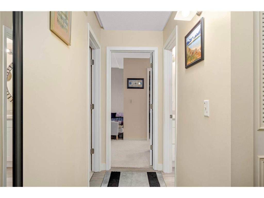 10501 Cedar Lake Rd #420 Minnetonka MN 55305 6799010 image17