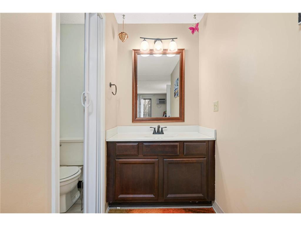 10501 Cedar Lake Rd #420 Minnetonka MN 55305 6799010 image22