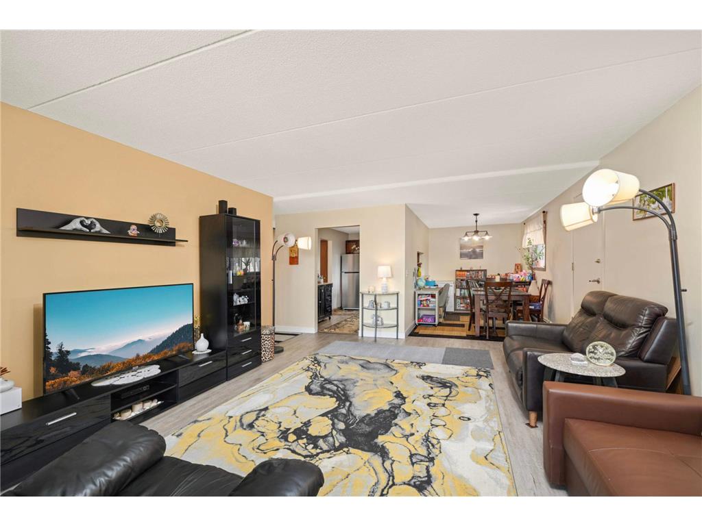 10501 Cedar Lake Rd #420 Minnetonka MN 55305 6799010 image3