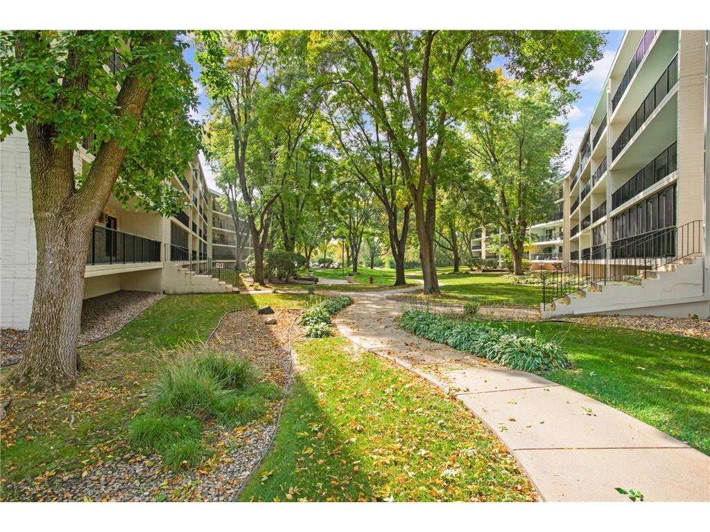 10501 Cedar Lake Rd #420 Minnetonka MN 55305 6799010 image36