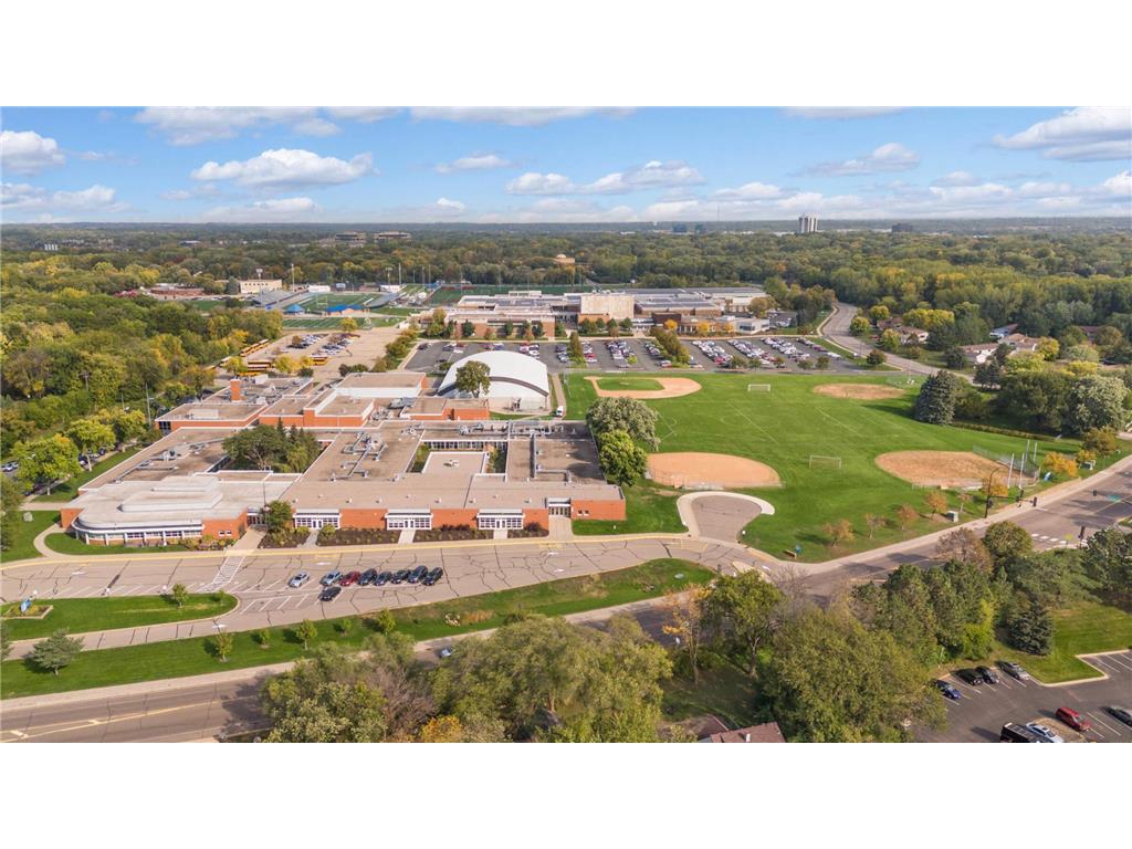 10501 Cedar Lake Rd #420 Minnetonka MN 55305 6799010 image42