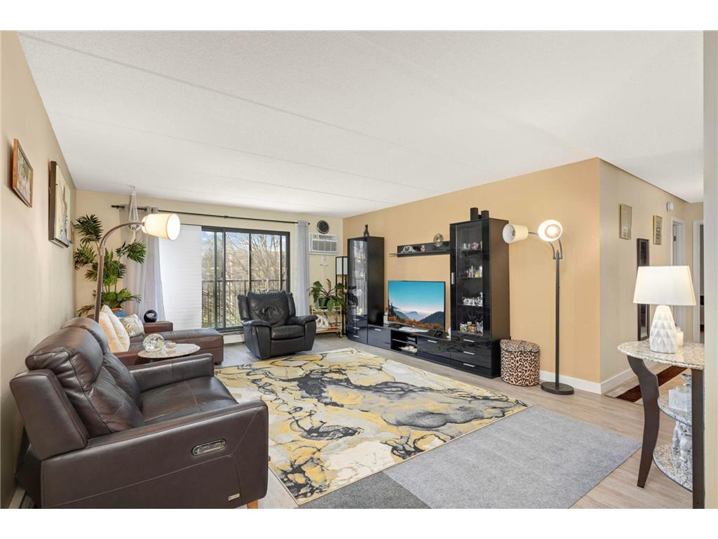 10501 Cedar Lake Rd #420 Minnetonka MN 55305 6799010 image7