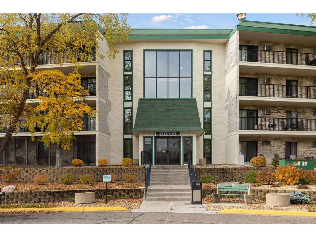 10501 Cedar Lake Road #206 Minnetonka MN 55305 6811297 image1