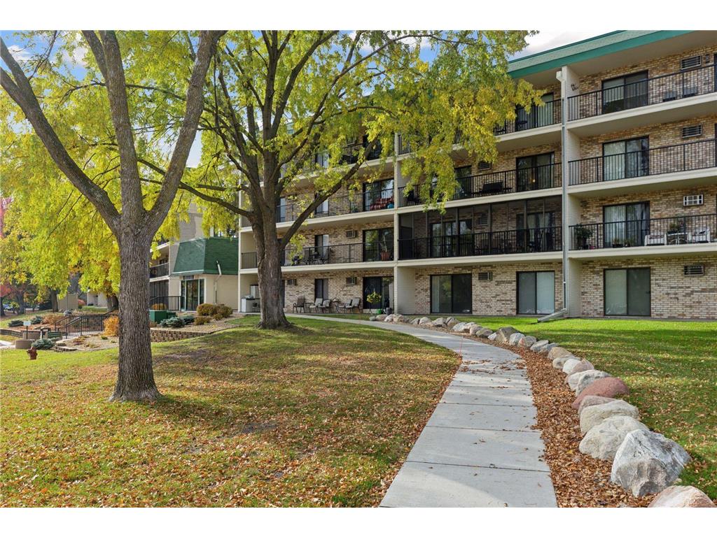 10501 Cedar Lake Road #206 Minnetonka MN 55305 6811297 image2