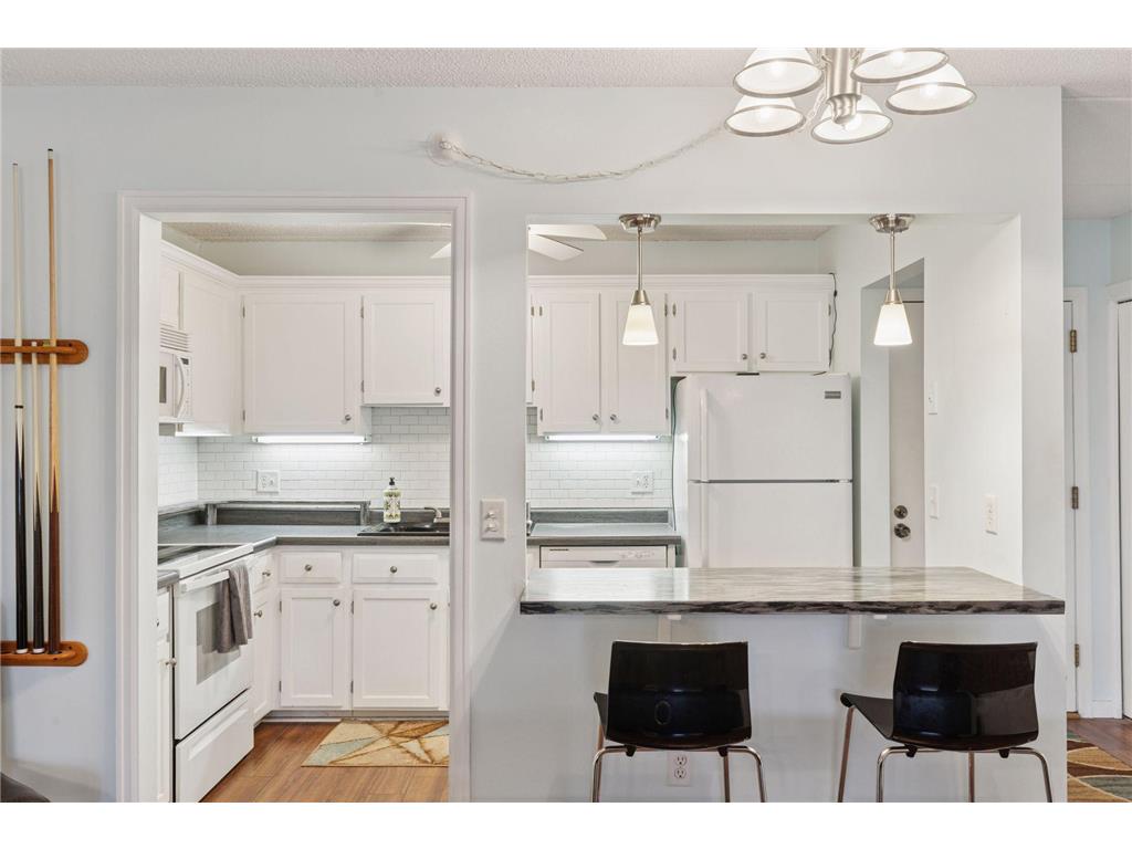 10501 Cedar Lake Road #206 Minnetonka MN 55305 6811297 image4