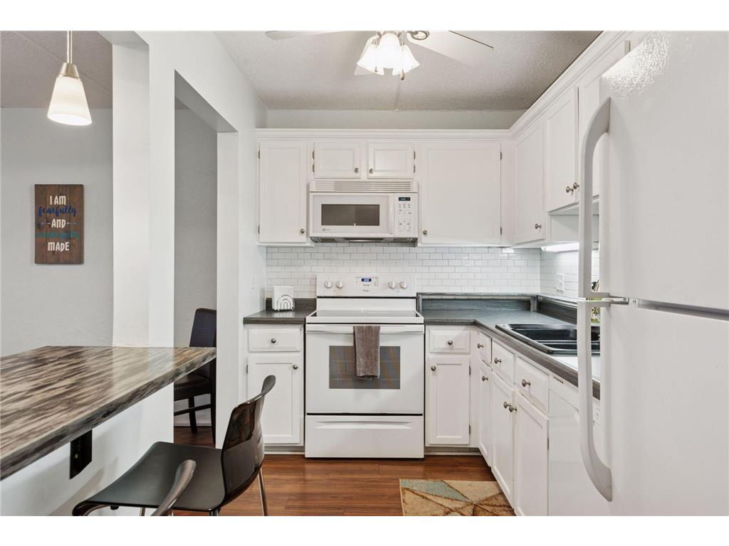 10501 Cedar Lake Road #206 Minnetonka MN 55305 6811297 image5