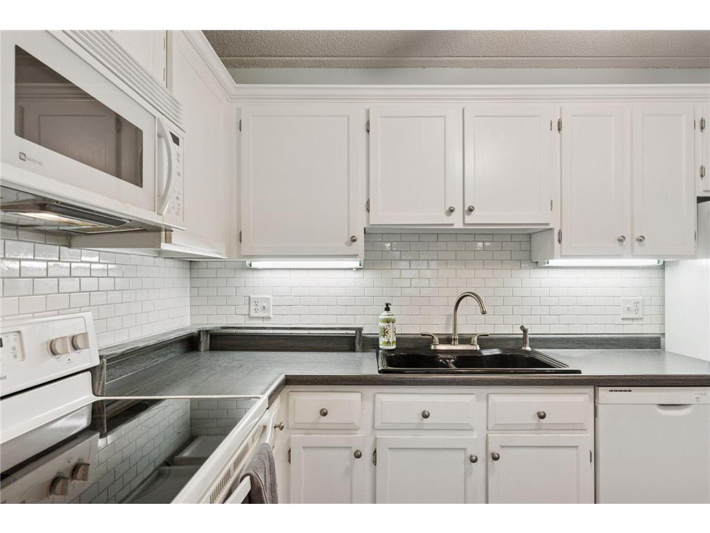 10501 Cedar Lake Road #206 Minnetonka MN 55305 6811297 image6