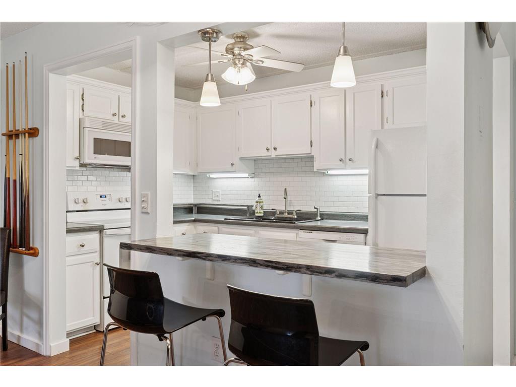 10501 Cedar Lake Road #206 Minnetonka MN 55305 6811297 image9