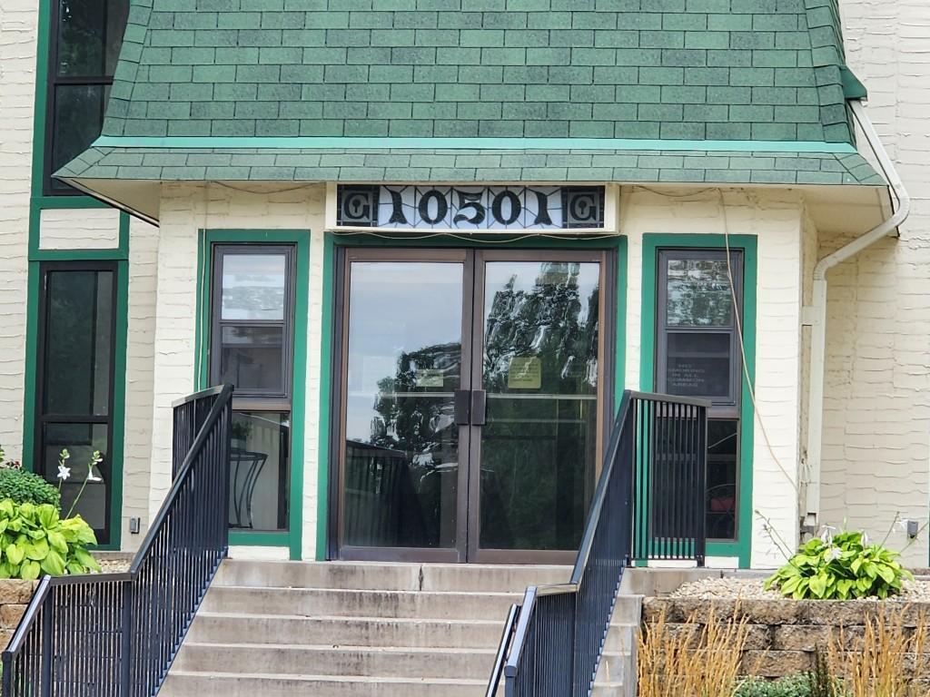 10501 Cedar Lake Road #212 Minnetonka MN 55305 6781224 image2