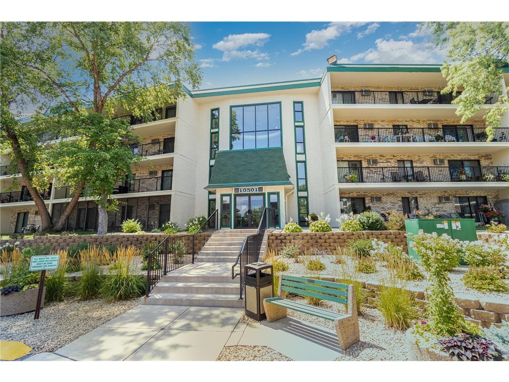 10501 Cedar Lake Road #307 Minnetonka MN 55305 6400404 image1