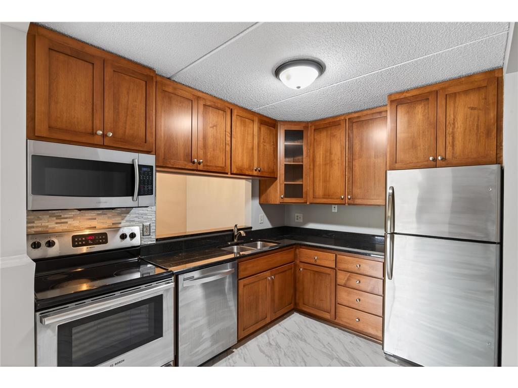 10501 Cedar Lake Road #318 Minnetonka MN 55305 7078658 image11
