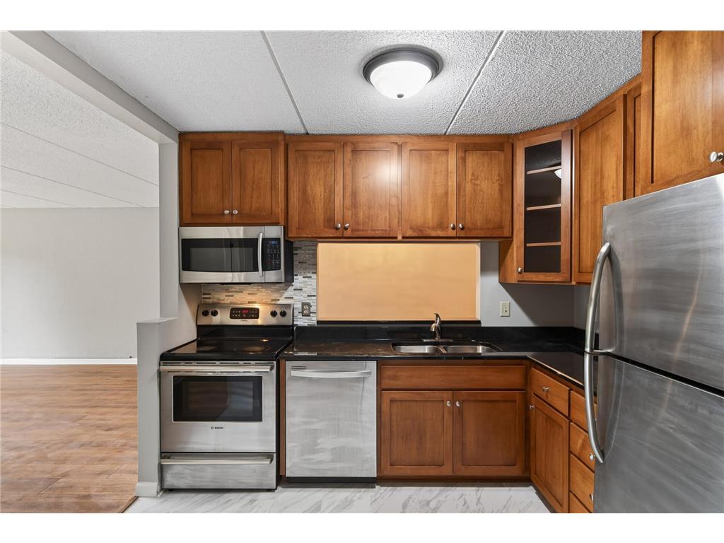 10501 Cedar Lake Road #318 Minnetonka MN 55305 7078658 image12