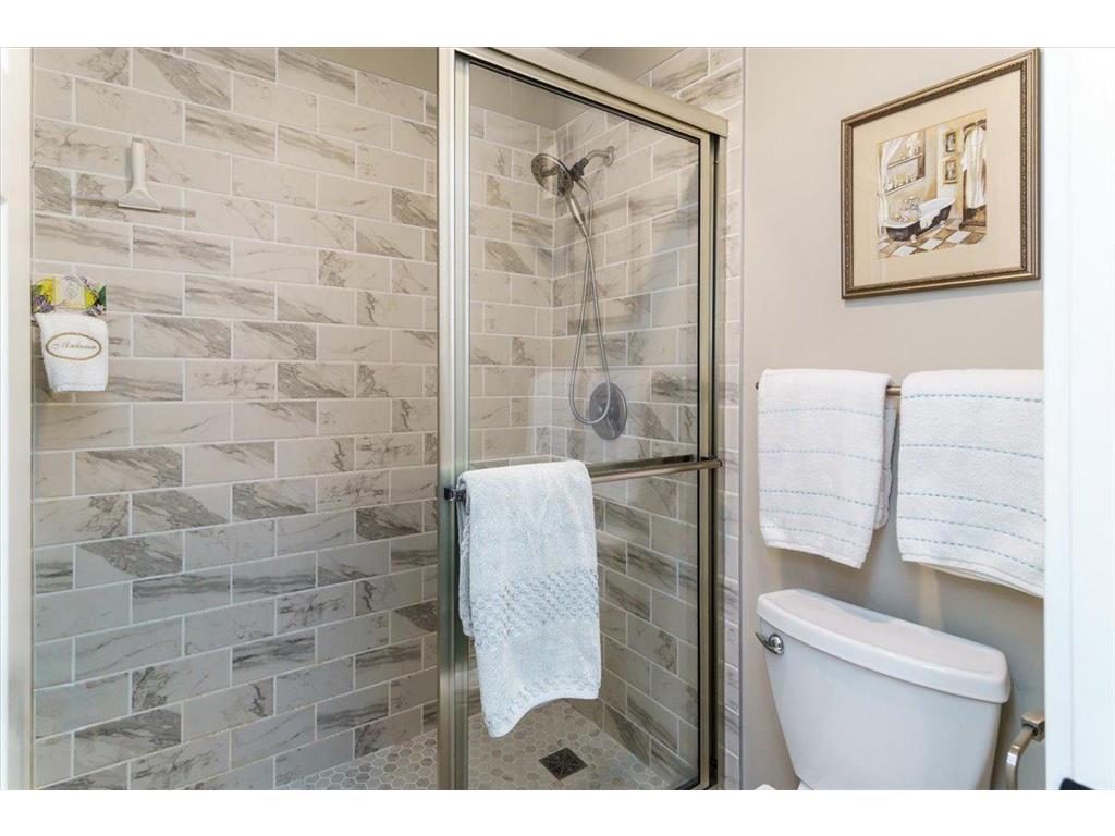 10501 Cedar Lake Road #404 Minnetonka MN 55305 6753324 image19