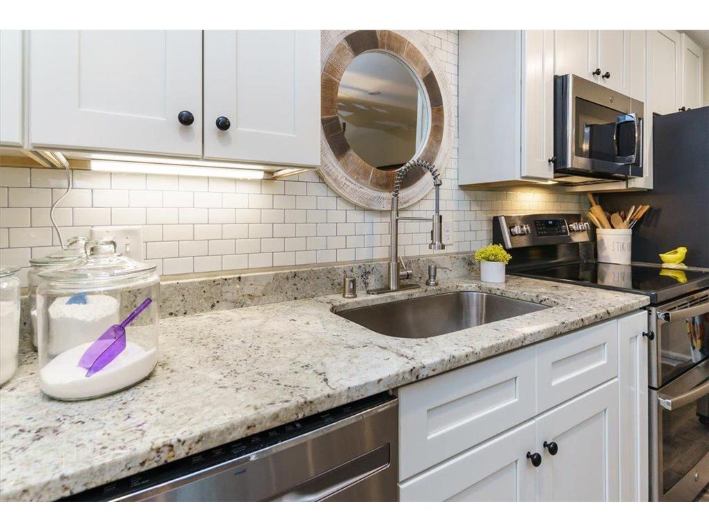 10501 Cedar Lake Road #404 Minnetonka MN 55305 6753324 image9