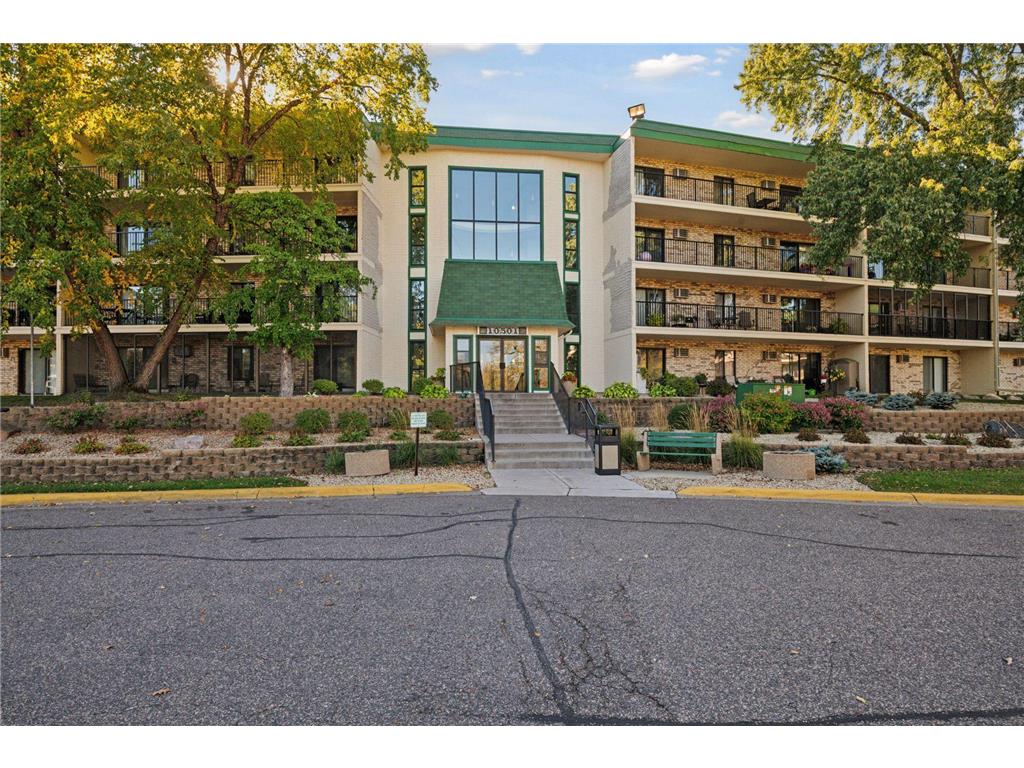 10501 Cedar Lake Road #414 Minnetonka MN 55305 6805037 image1