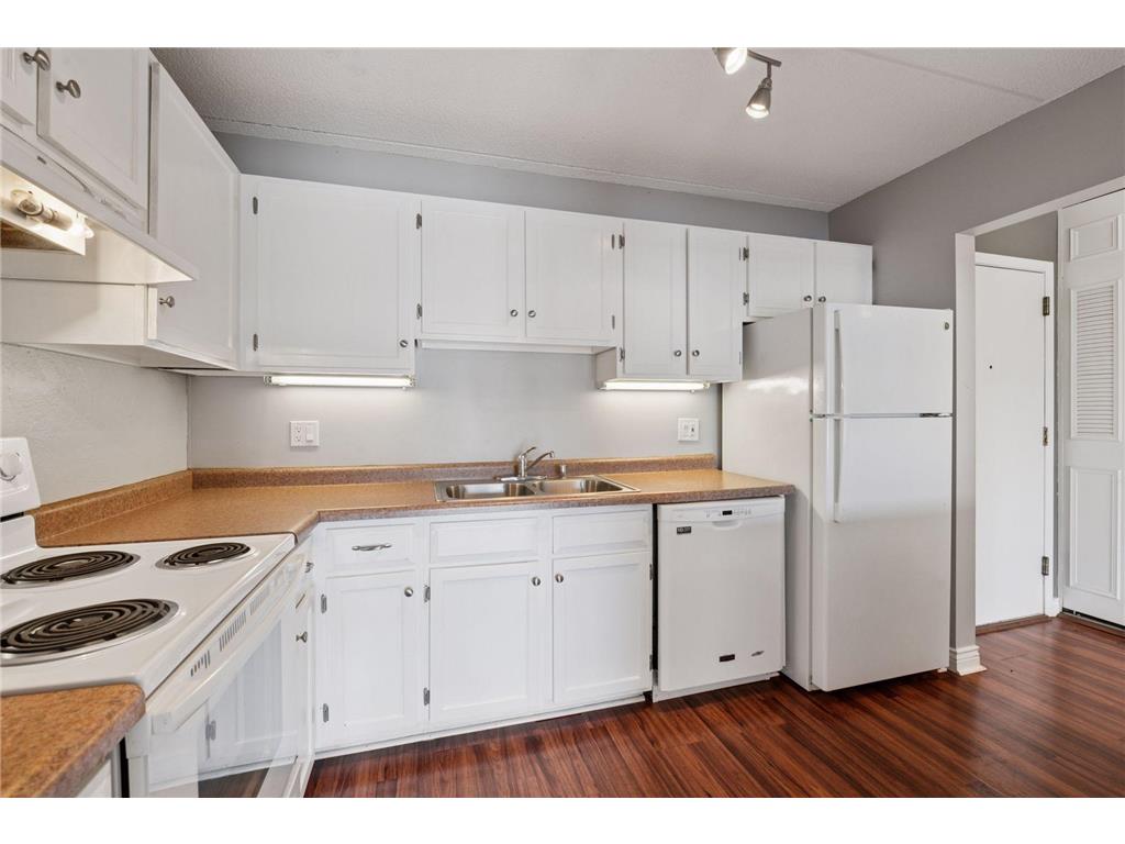 10501 Cedar Lake Road #414 Minnetonka MN 55305 6805037 image15