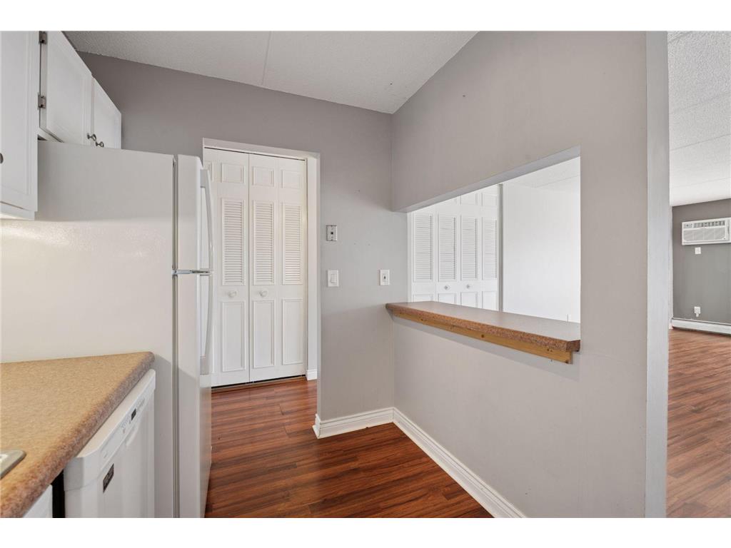 10501 Cedar Lake Road #414 Minnetonka MN 55305 6805037 image16