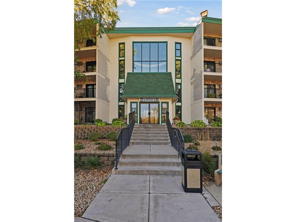 10501 Cedar Lake Road #414 Minnetonka MN 55305 6805037 image3