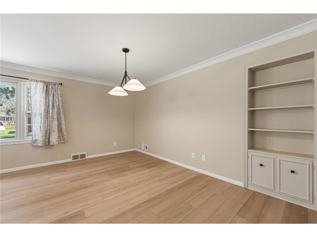 1051 Anderson Place Owatonna MN 55060 7059983 image12
