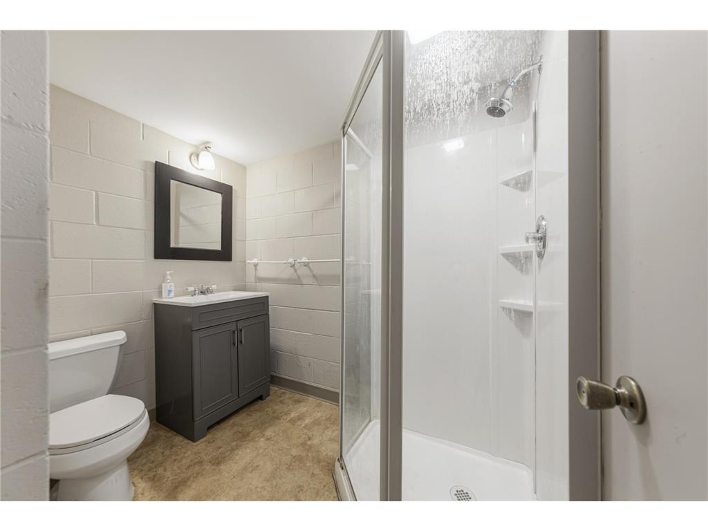 1051 Anderson Place Owatonna MN 55060 7059983 image34