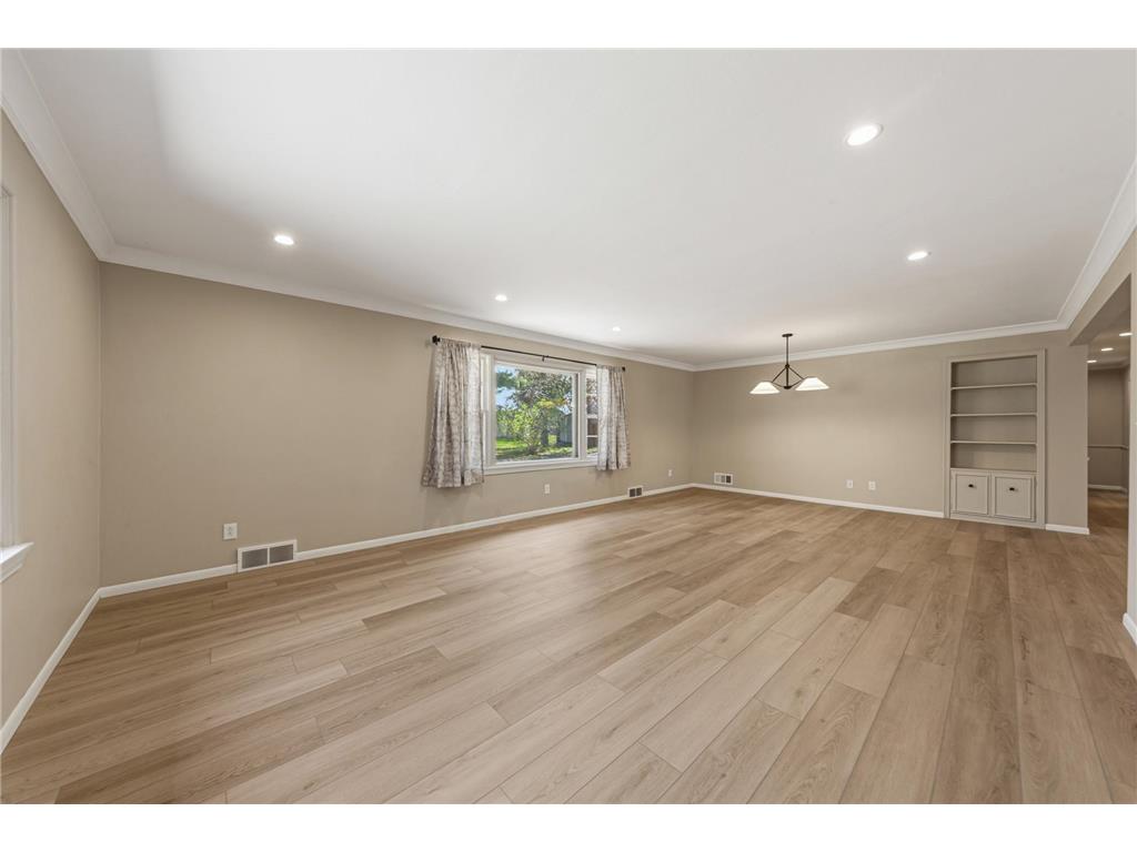 1051 Anderson Place Owatonna MN 55060 7059983 image6