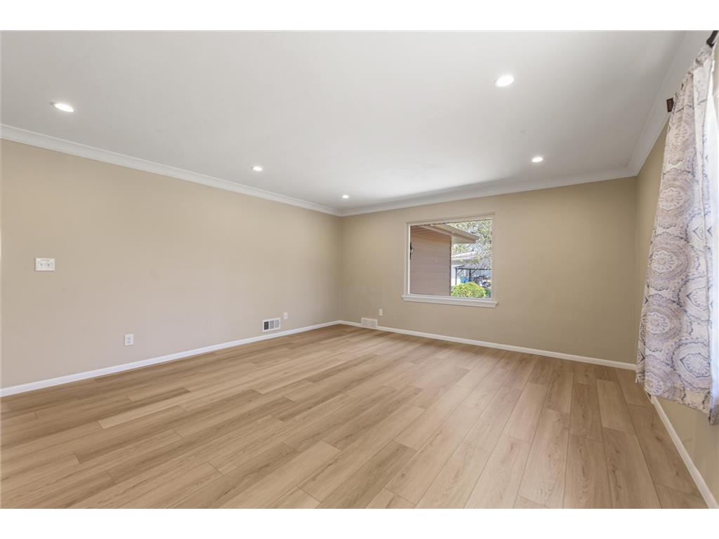 1051 Anderson Place Owatonna MN 55060 7059983 image8